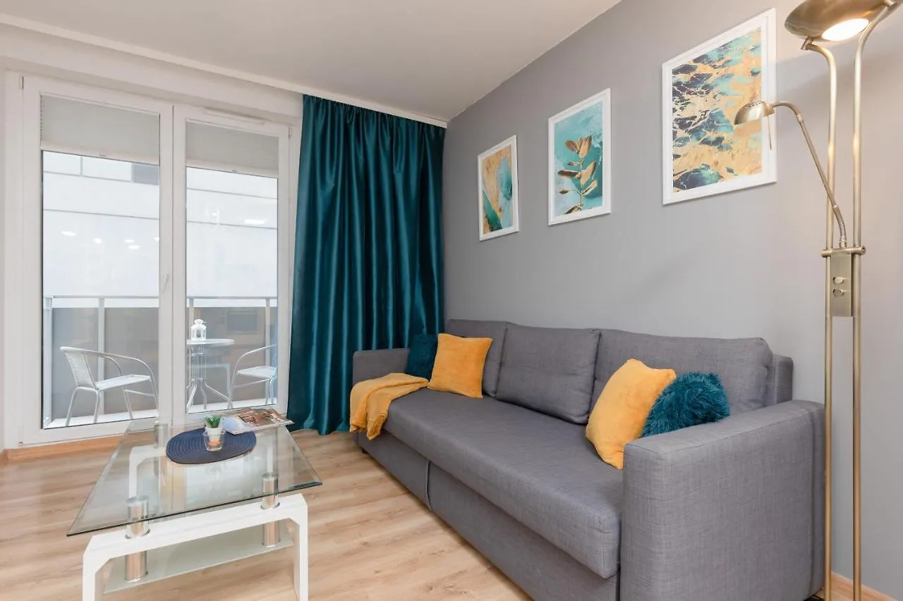 Warszawa Wawrzyszewska Apartment by Renters